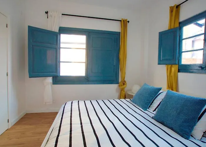 Lovely Flat Fira Mwc