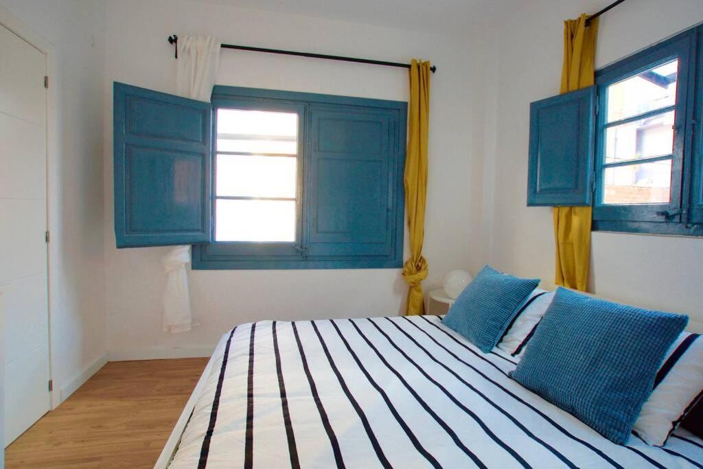 Lovely Flat Fira Mwc
