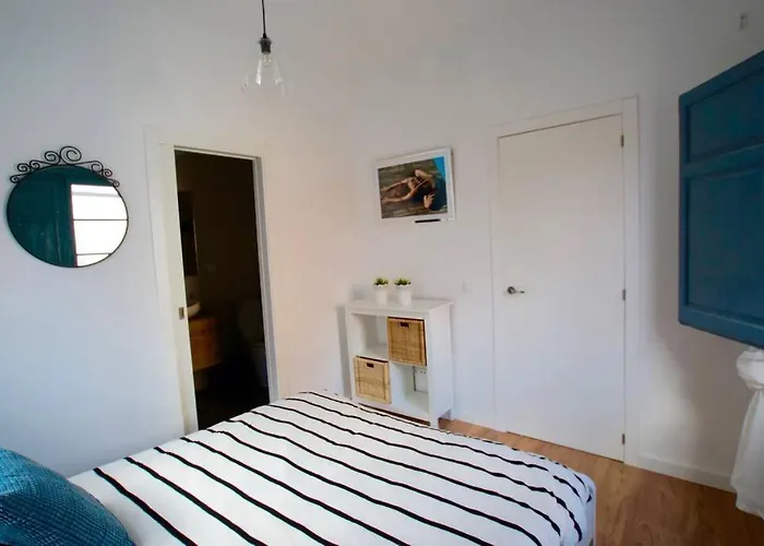 Lovely Flat Fira Mwc